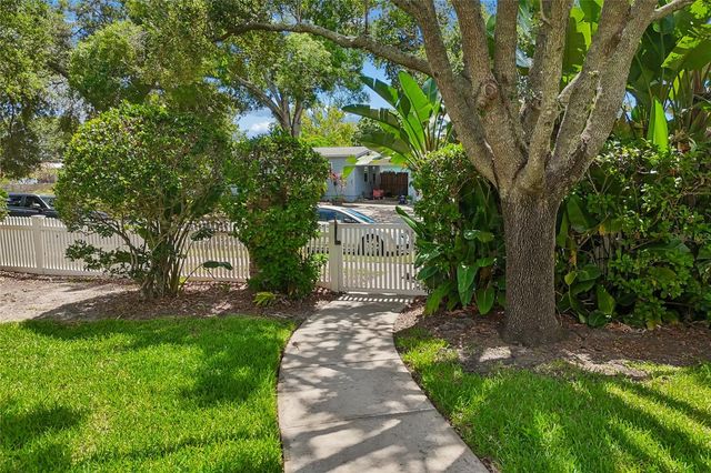 604 51ST AVENUE N, St Petersburg, FL 33703