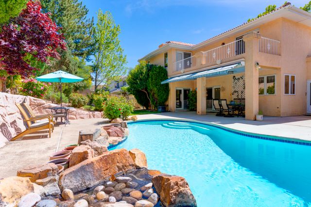 11109 Country Club NE, Albuquerque, NM 87111