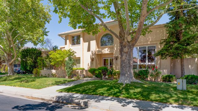 11109 Country Club NE, Albuquerque, NM 87111
