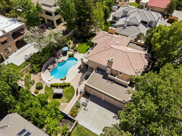 11109 Country Club NE, Albuquerque, NM 87111