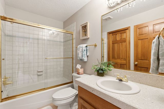 11109 Country Club NE, Albuquerque, NM 87111