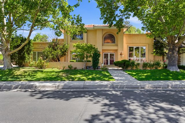 11109 Country Club NE, Albuquerque, NM 87111