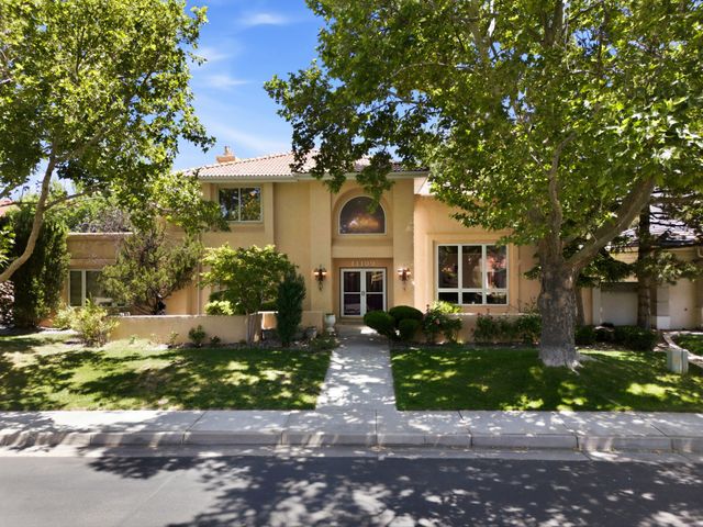 11109 Country Club NE, Albuquerque, NM 87111