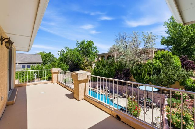 11109 Country Club NE, Albuquerque, NM 87111