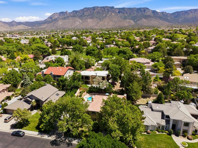 11109 Country Club NE, Albuquerque, NM 87111