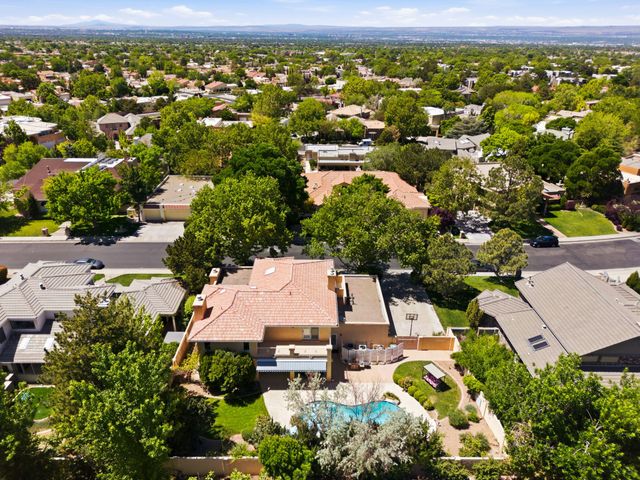 11109 Country Club NE, Albuquerque, NM 87111