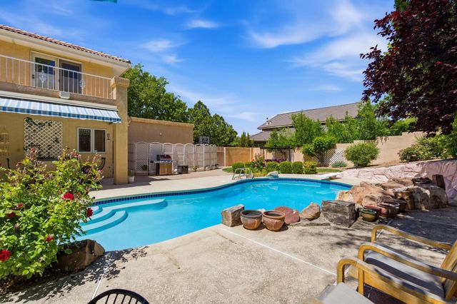 11109 Country Club NE, Albuquerque, NM 87111
