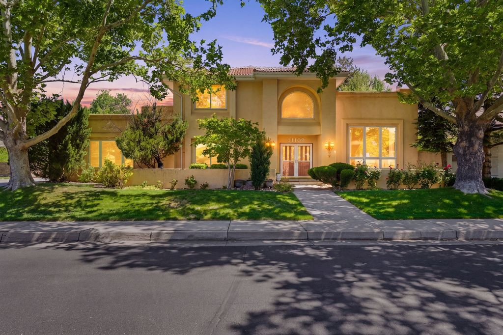 11109 Country Club NE, Albuquerque, NM 87111