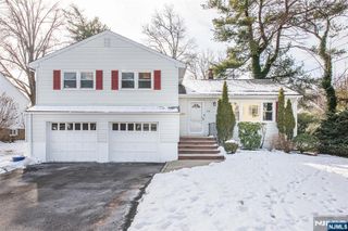 33 Tuers Place, Montclair, NJ 07043