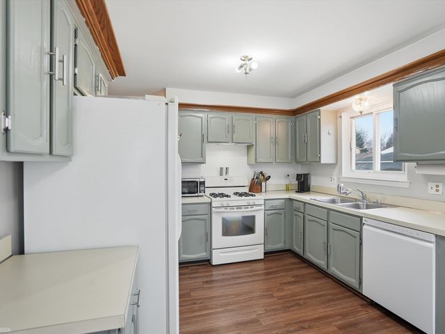 50093 Waterloo Street, Chesterfield Twp, MI 48047