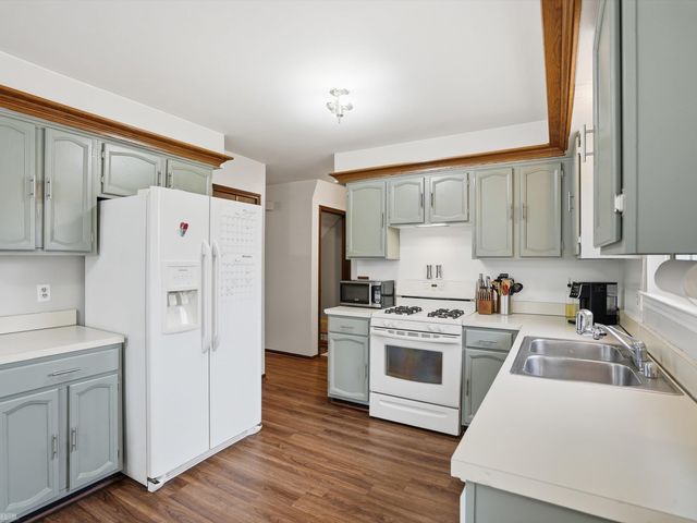 50093 Waterloo Street, Chesterfield Twp, MI 48047