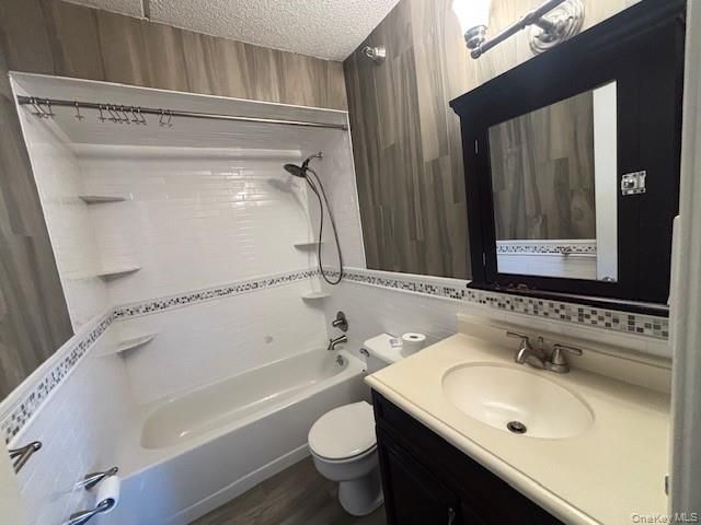 205 Mineola Boulevard 4D, Mineola, NY 11501