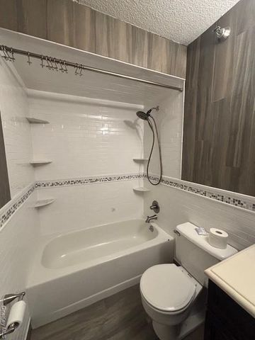 205 Mineola Boulevard 4D, Mineola, NY 11501