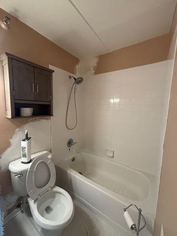 205 Mineola Boulevard 4D, Mineola, NY 11501