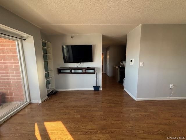 205 Mineola Boulevard 4D, Mineola, NY 11501