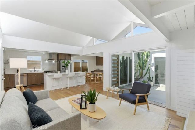 258 Walnut, Newport Beach, CA 92663