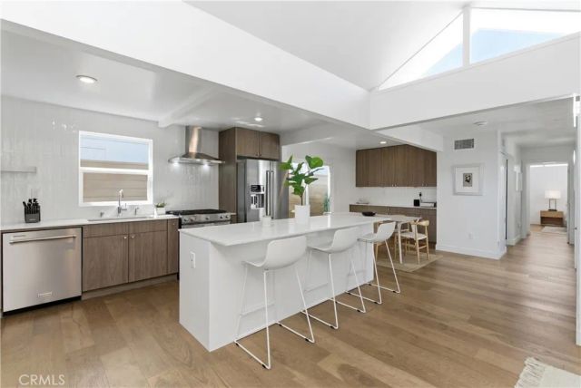 258 Walnut, Newport Beach, CA 92663