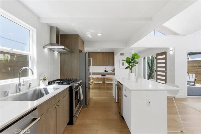 258 Walnut, Newport Beach, CA 92663