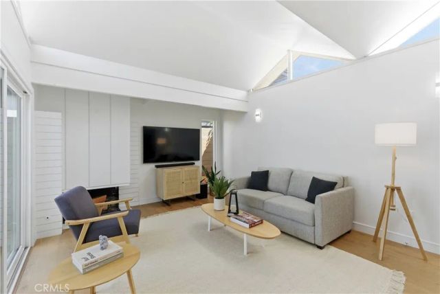 258 Walnut, Newport Beach, CA 92663