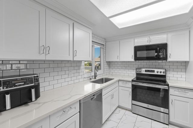 1309 Hickory St, Roseville, CA 95678