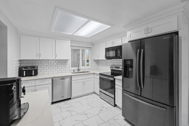 1309 Hickory St, Roseville, CA 95678