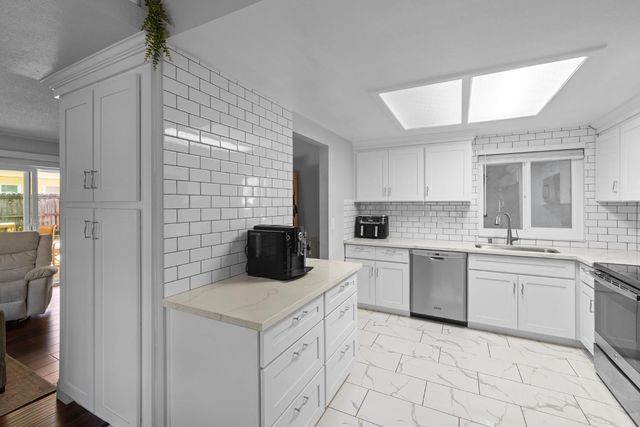 1309 Hickory St, Roseville, CA 95678