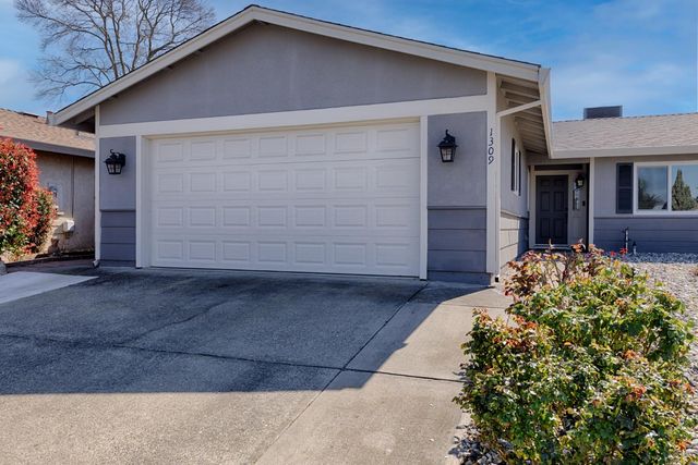 1309 Hickory St, Roseville, CA 95678