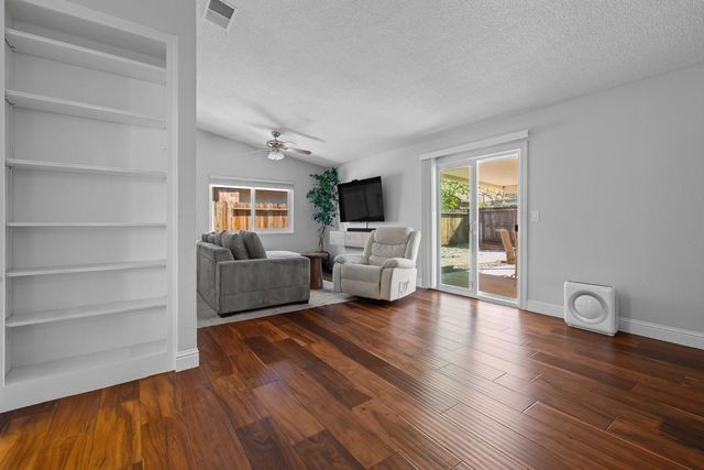 1309 Hickory St, Roseville, CA 95678