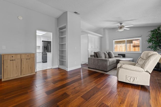 1309 Hickory St, Roseville, CA 95678