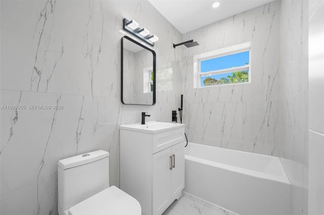 3061 NW 2nd St, Fort Lauderdale, FL 33311