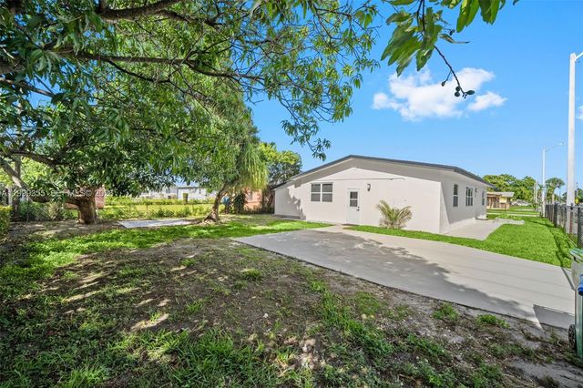 3061 NW 2nd St, Fort Lauderdale, FL 33311