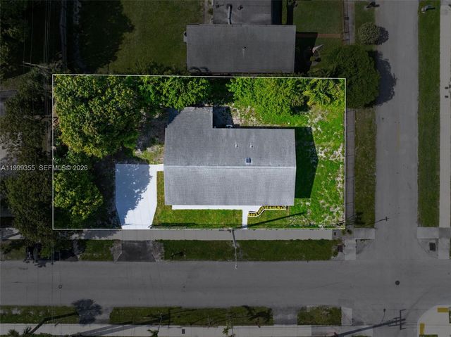 3061 NW 2nd St, Fort Lauderdale, FL 33311