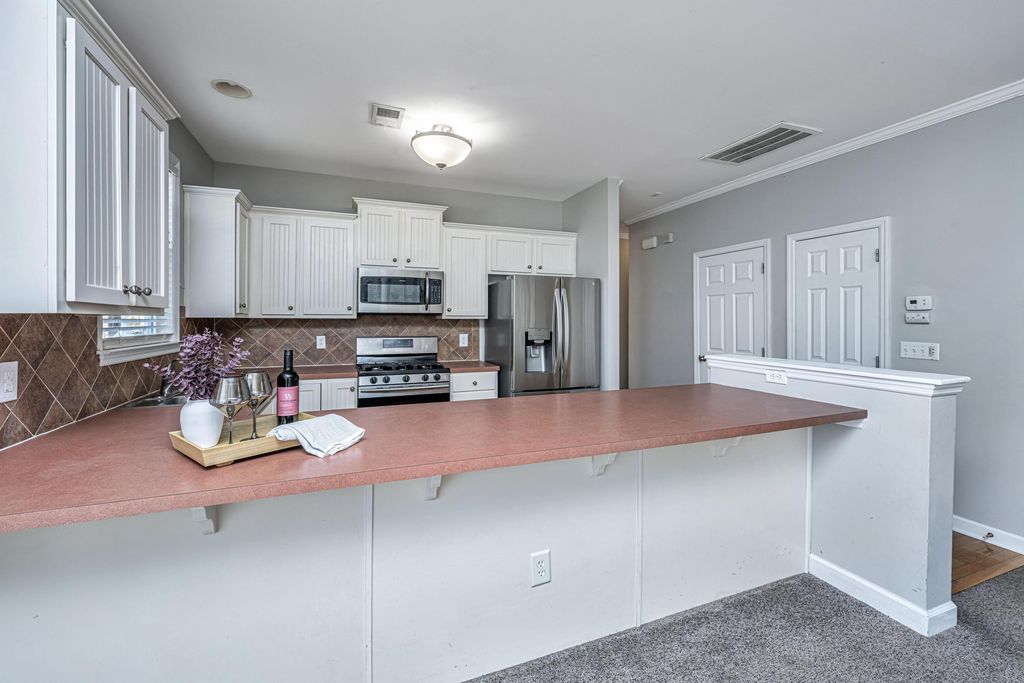 Image 14 of property listing at 3004 Treadwell Street, Mount Pleasant, SC 29466