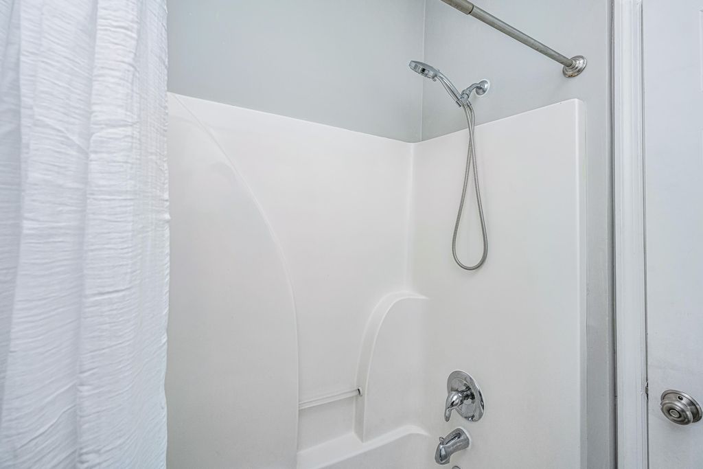 Image 25 of property listing at 3004 Treadwell Street, Mount Pleasant, SC 29466