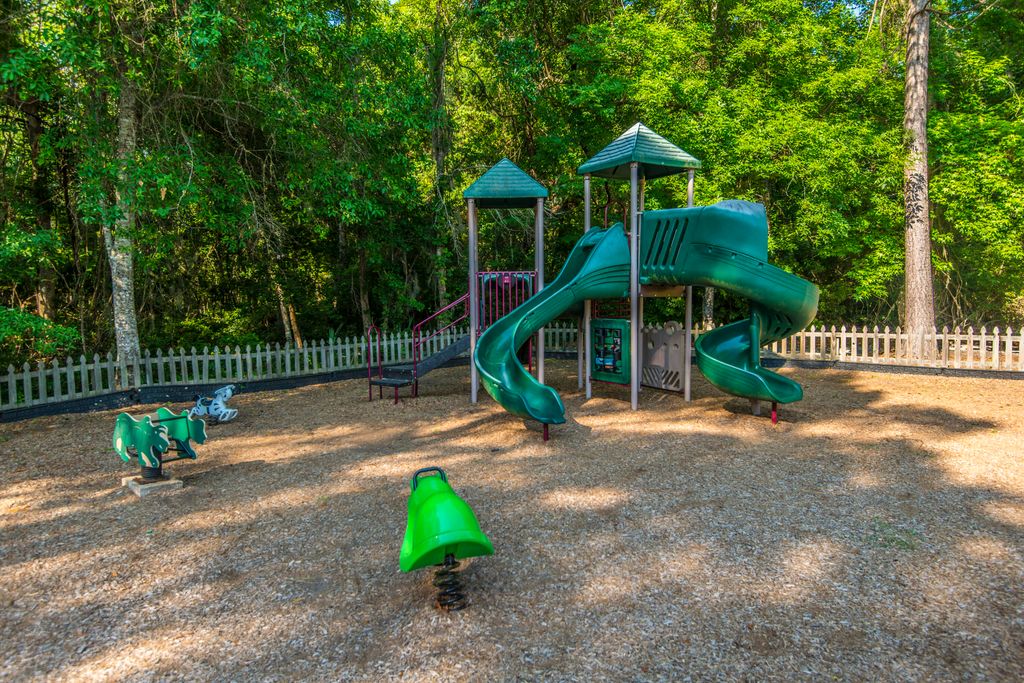 Image 64 of property listing at 3004 Treadwell Street, Mount Pleasant, SC 29466