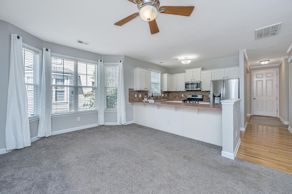 Image 9 of property listing at 3004 Treadwell Street, Mount Pleasant, SC 29466