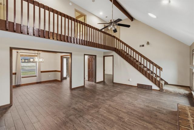 2417 FAIRWAY OAKS DR, Bartlett, TN 38134