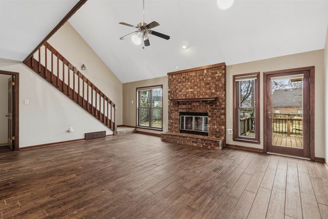 2417 FAIRWAY OAKS DR, Bartlett, TN 38134