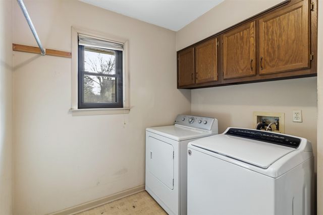 2417 FAIRWAY OAKS DR, Bartlett, TN 38134