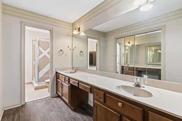 2417 FAIRWAY OAKS DR, Bartlett, TN 38134