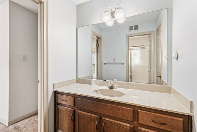 2417 FAIRWAY OAKS DR, Bartlett, TN 38134