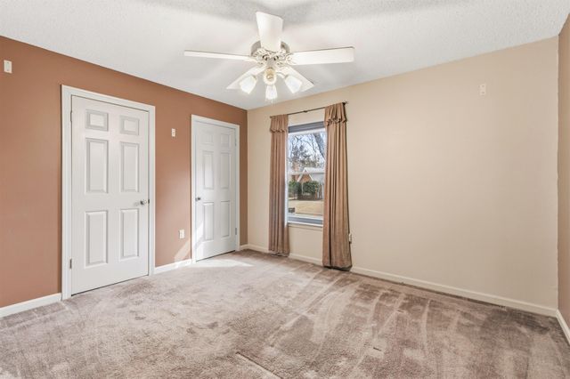 2417 FAIRWAY OAKS DR, Bartlett, TN 38134