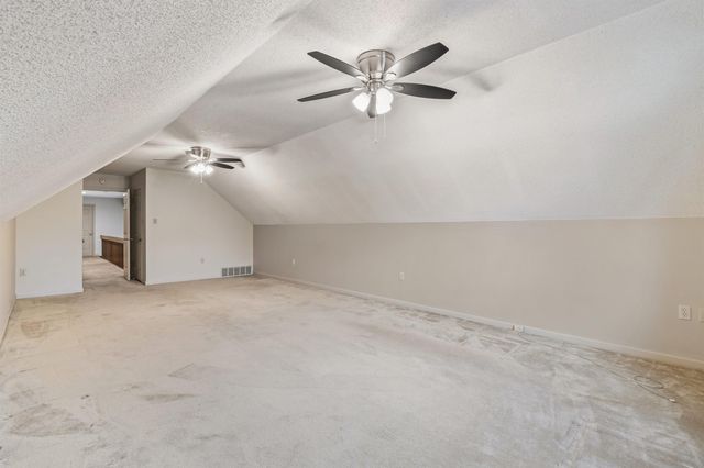 2417 FAIRWAY OAKS DR, Bartlett, TN 38134