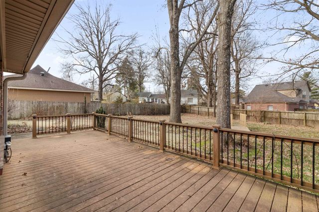 2417 FAIRWAY OAKS DR, Bartlett, TN 38134