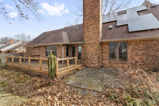 2417 FAIRWAY OAKS DR, Bartlett, TN 38134