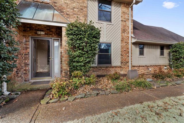 2417 FAIRWAY OAKS DR, Bartlett, TN 38134