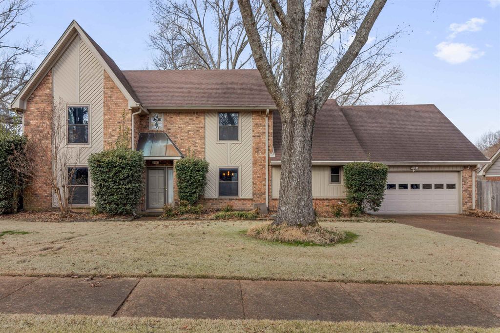 2417 FAIRWAY OAKS DR, Bartlett, TN 38134