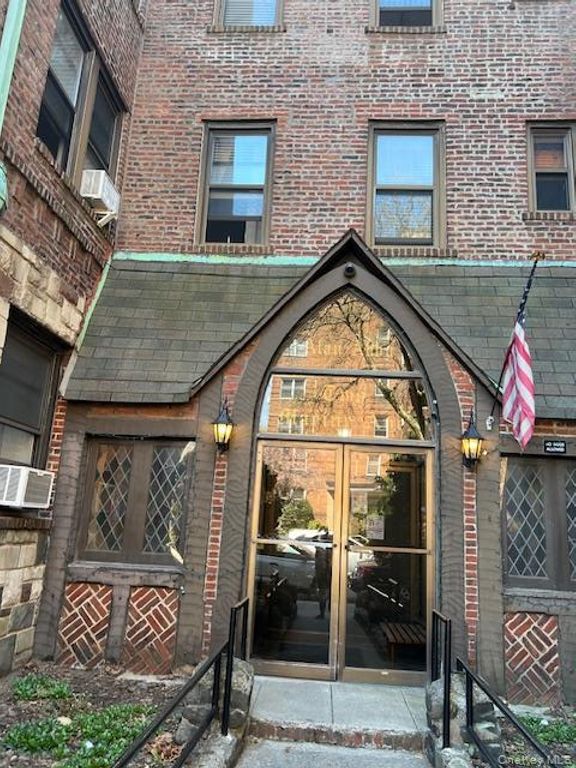 2 Marine Avenue 2B, Brooklyn, NY 11209