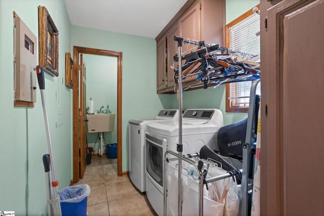 285 Old Batson Road, Taylors, SC 29687