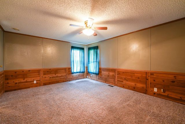 8732 SE 30th St, El Dorado, KS 67042